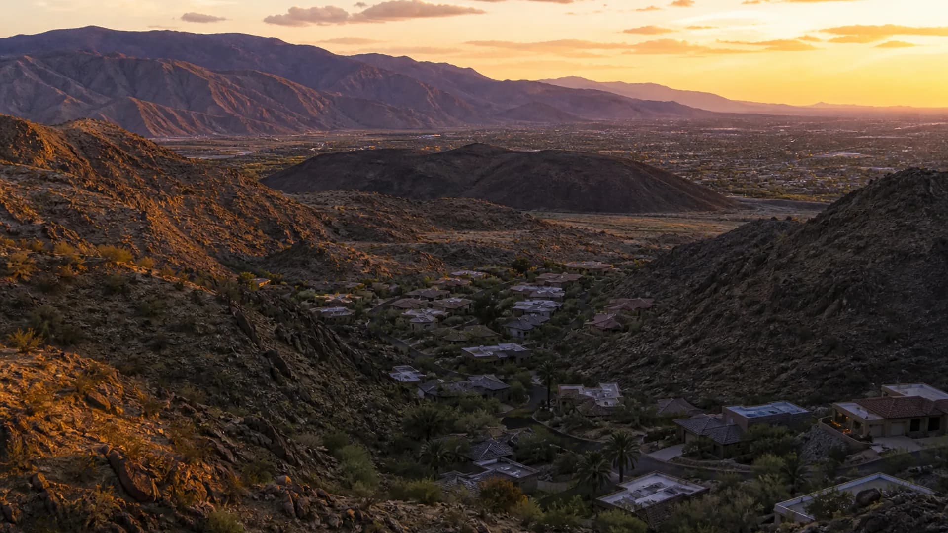 La Quinta Art Celebration RV Parking and Lake Cahuilla