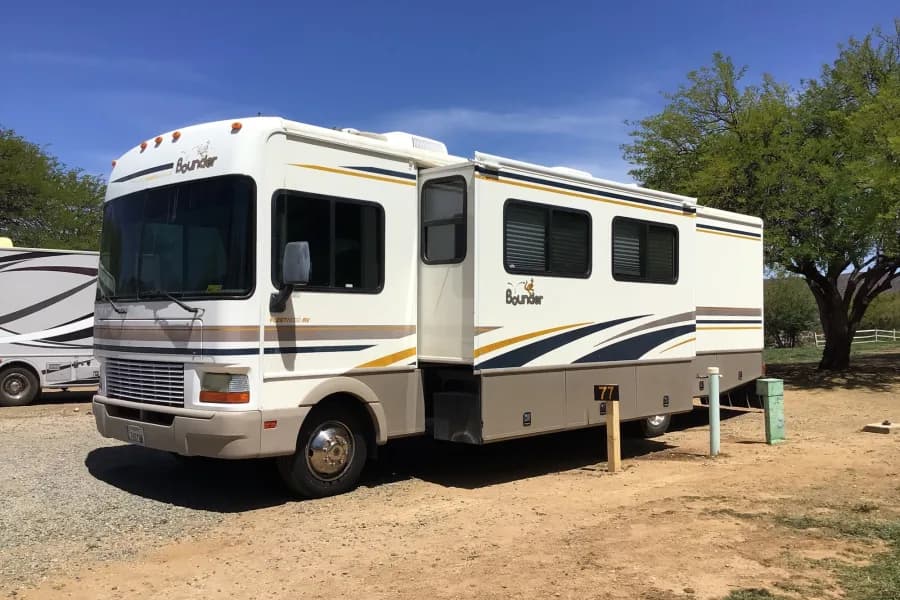 2002FleetwoodBounder/ COACHELLA AND STAGE COACH READY Class A RV rental in Palm Springs California — exterior