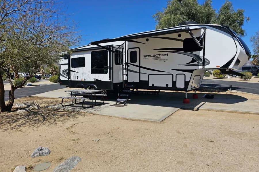 2022 Grand Design Reflection Delivery Upon Request Fifth-Wheel RV rental in Palm Springs California, exterior