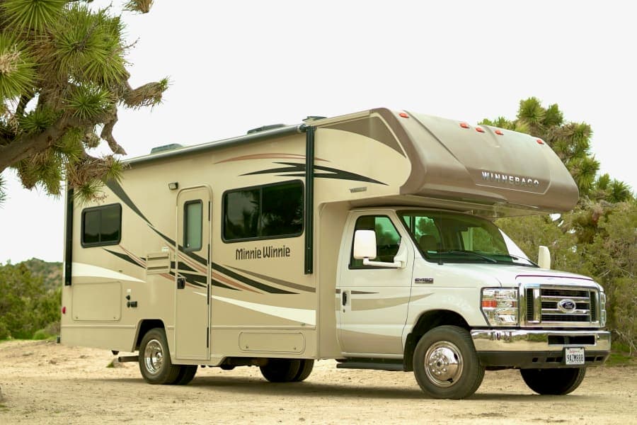 "Skedaddle!" - 2017 Minnie Winnie - Book it and Skedaddle! Class C RV rental in Palm Springs California — exterior