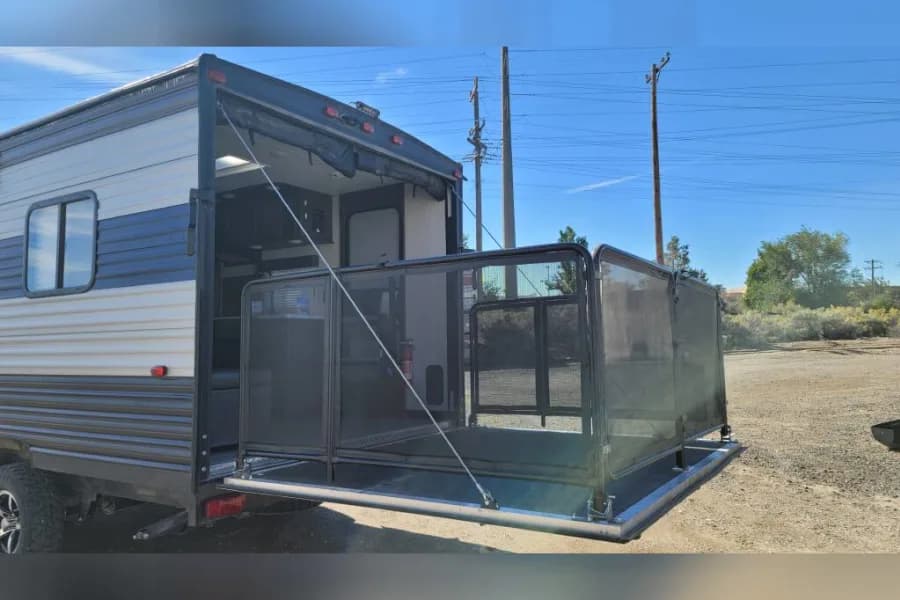 2020 Forest River Cherokee Grey Wolf Fifth-Wheel RV rental in Palm Springs California — exterior