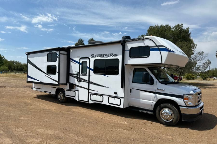 FUNSeeker Family Bunkhouse Motorhome Class C RV rental in Palm Springs California — exterior